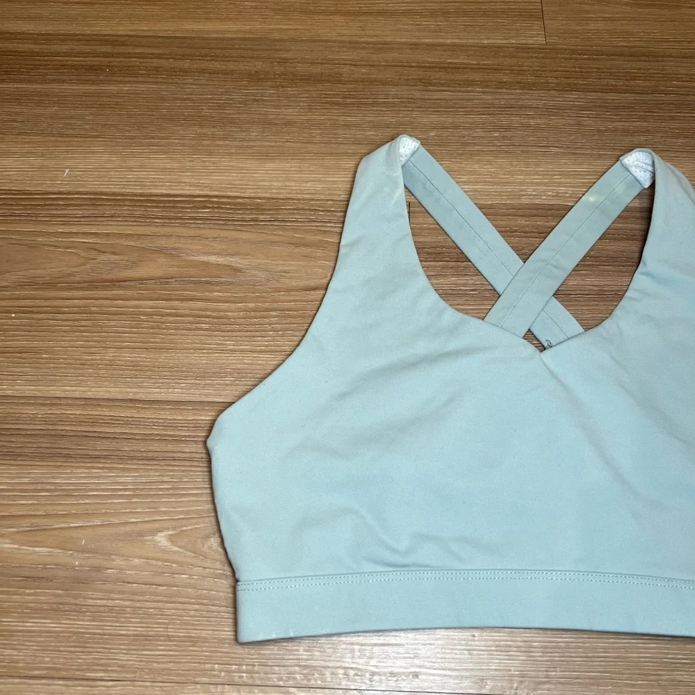 Women’s Mint Green Sports Bra Size M - Picture 2 of 10